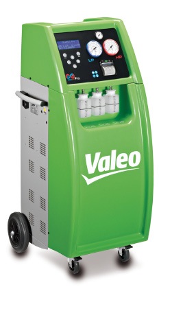 Станции серии 810 необходимо обслуживать каждые 30 часов работы вакуумного насоса в области замены масла, а фильтр следует заменять через каждые 150 кг отфильтрованного хладагента